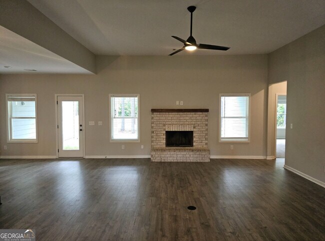 Building Photo - 345 Rising Star Rd