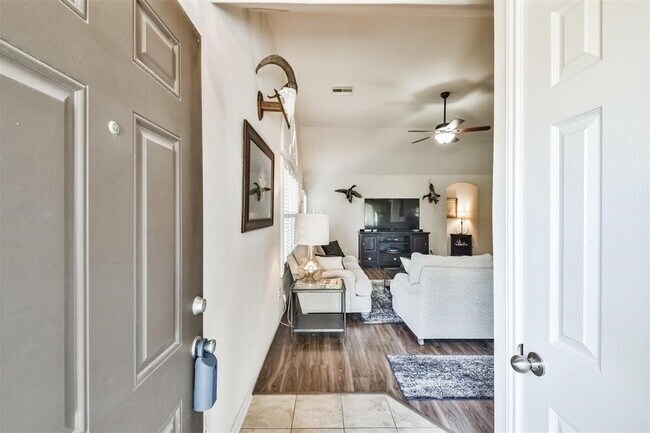 Building Photo - 11514 Dahlia Dale Dr