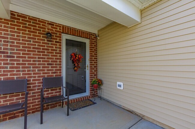 Foto del edificio - Spacious 3 bed with 2 car garage!