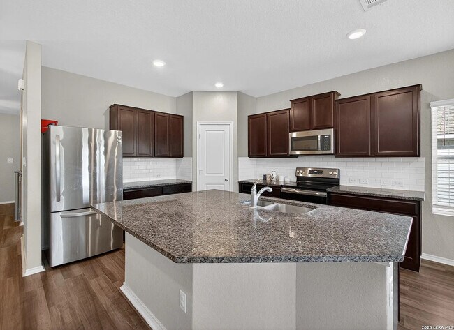 Foto del edificio - Room in House on Daisy Meadow