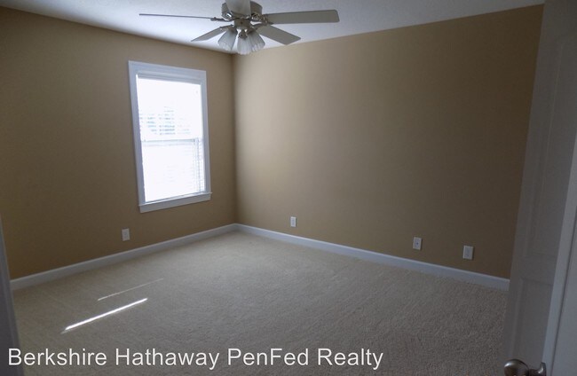 Building Photo - 3 br, 2.5 bath House - 111 Annalise Dr