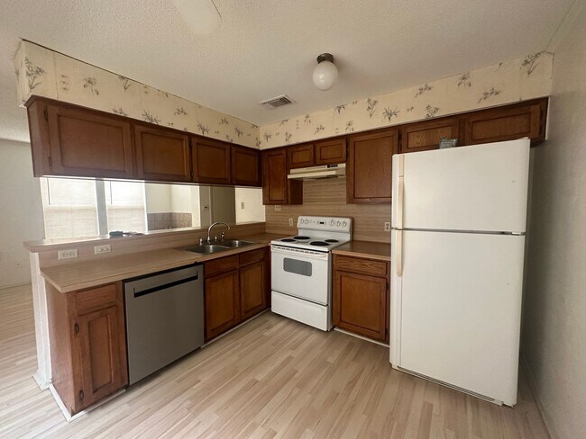 Building Photo - 1 BED 1 BATH IN AUSTIN TX!