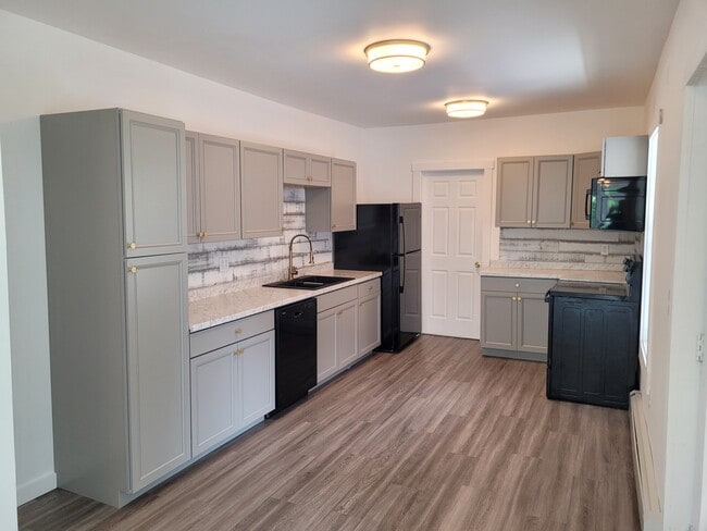 Building Photo - 137 Federal St