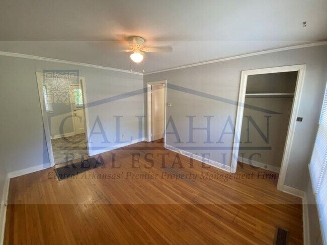 Building Photo - Park Hill 2 Bedroom Duplex