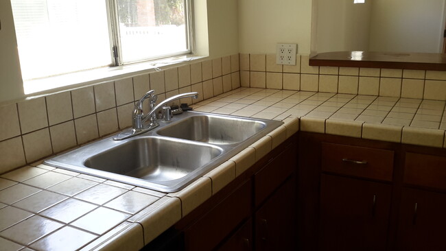 One bedroom kitchen - 4024 Madison Ave