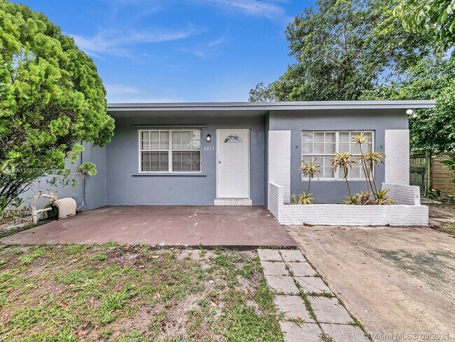Foto del edificio - 6812 SW 22nd St
