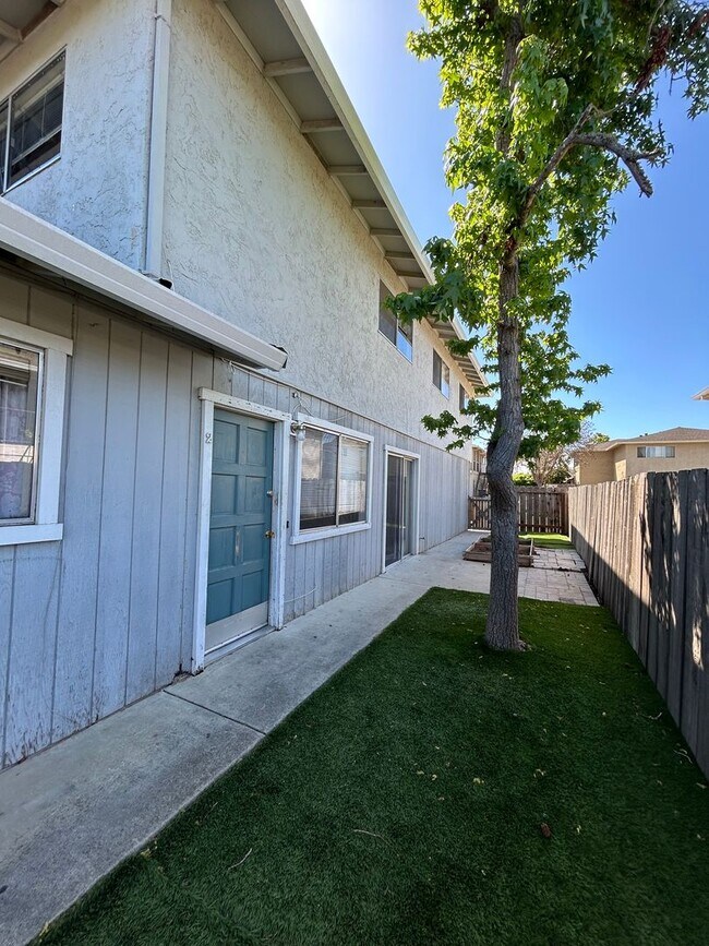 Building Photo - 1531 Gabilan Dr