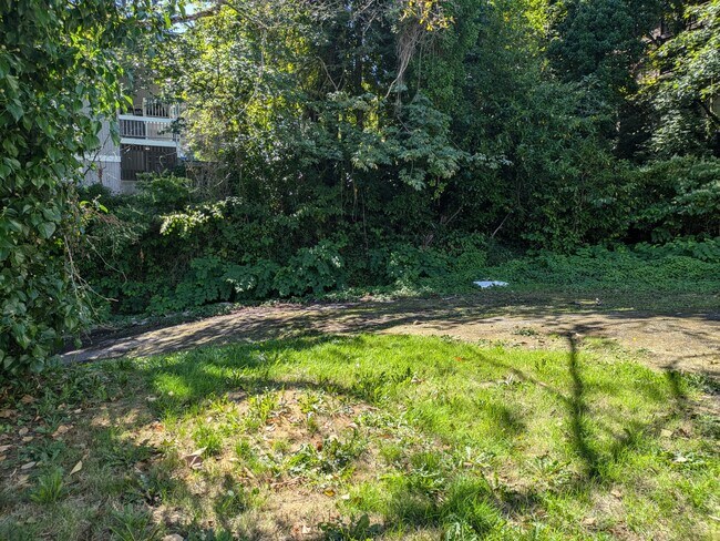 Building Photo - 1547 Sturgus Ave S
