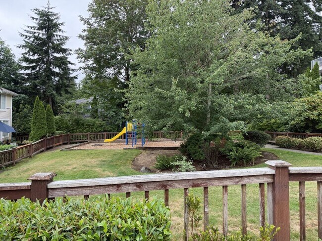 Building Photo - 2Bd/2Ba Bellevue Condo