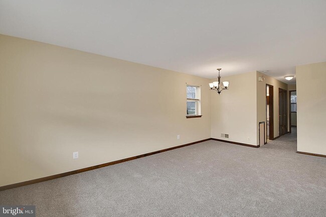 Foto del edificio - 602 Country Ln