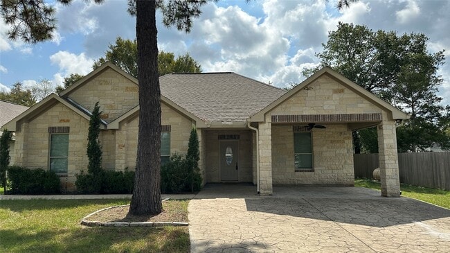 Building Photo - 25221 Armagh Rd