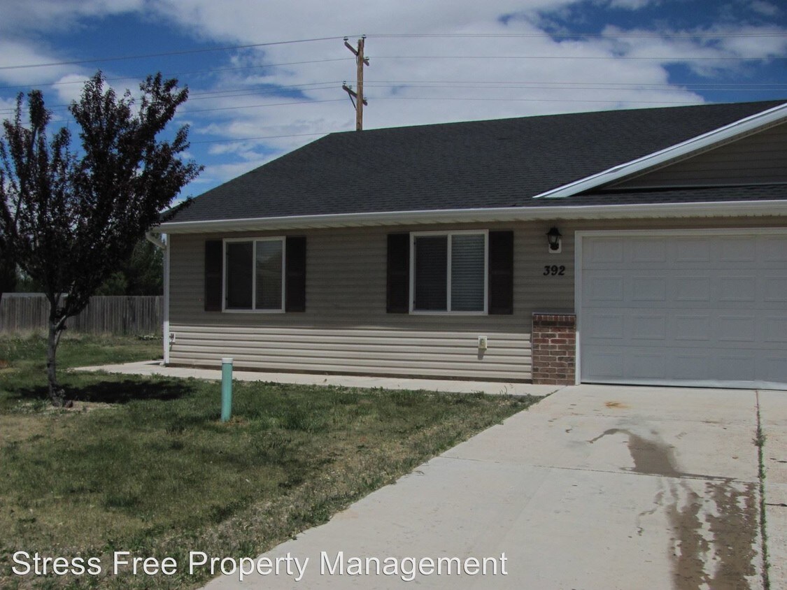 Primary Photo - 3 br, 2 bath House - 392 North 4100 West