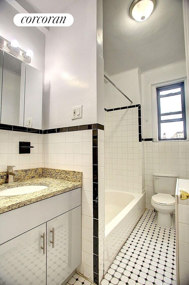 Building Photo - 315 W 102nd St
