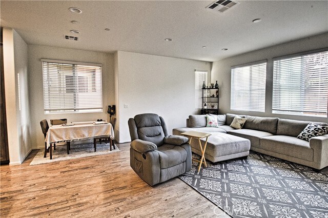 Foto del edificio - 202 Bay Laurel Ct