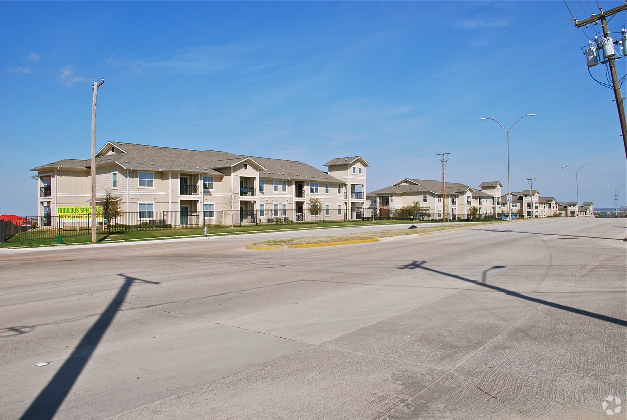 Cumberland on Granbury 6850 Granbury Rd Fort Worth, TX