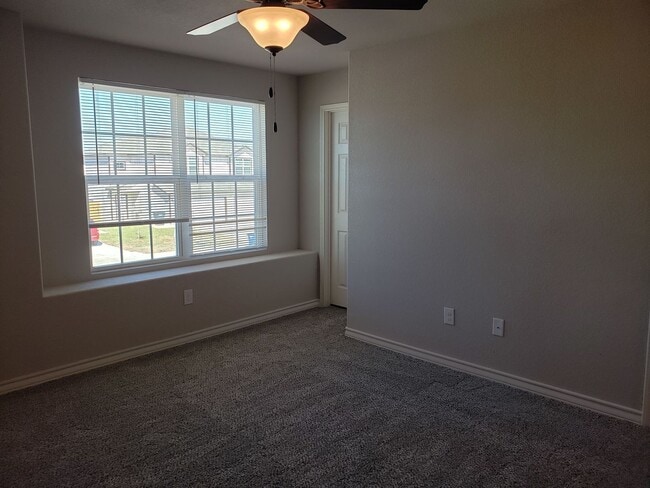 Foto del edificio - Townhome for rent