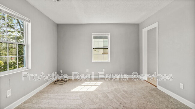 Building Photo - 1451 W Ocean View Ave