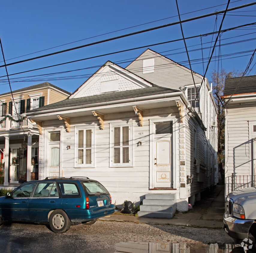 Building Photo - 4831-4833 Coliseum St