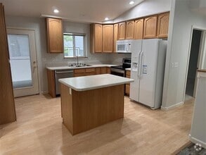 Building Photo - 3121 New Hope Dr