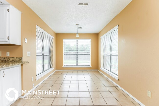 Building Photo - 100 N Eastgate Dr