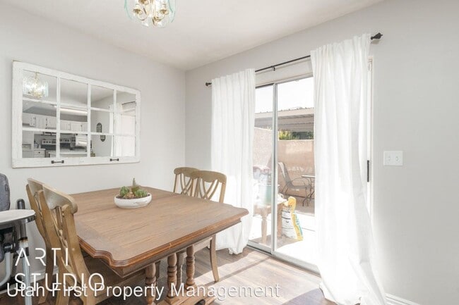 Building Photo - 3 br, 2.5 bath House - 1112 N 1620 W # 8