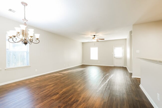 Foto del edificio - 24642 Sandusky Dr