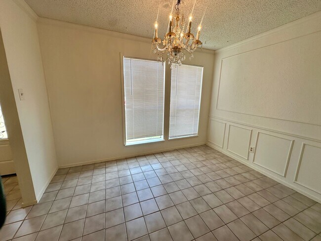 Foto del edificio - For Lease | 2 Bed, 1.5 Bath | 900 Sq Ft | Meadow Village