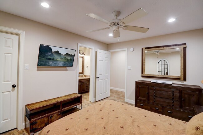 Foto del edificio - 3227 Poe Dr