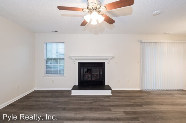 Building Photo - 2 br, 2.5 bath House - 4656 Genoa Circle