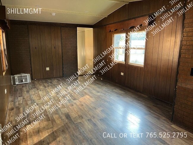Building Photo - 109 Firefly Ln