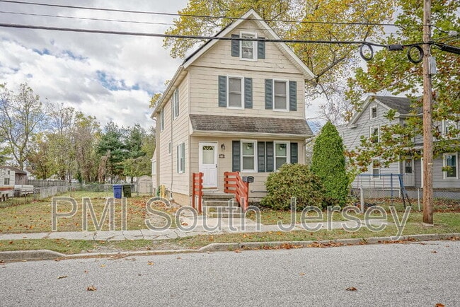 Foto del edificio - 121 Oak St