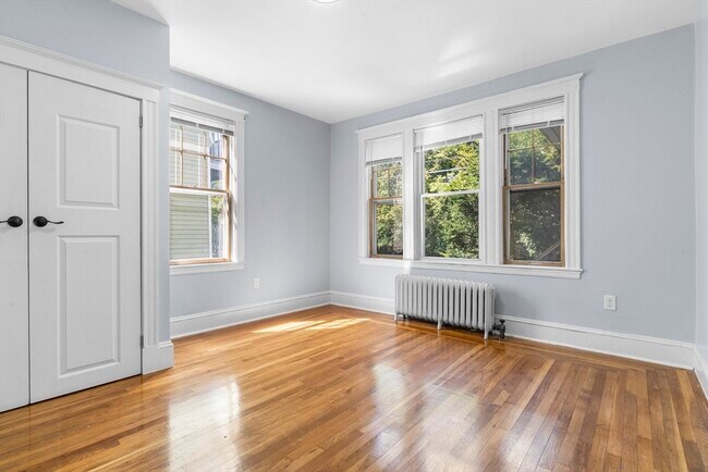 Building Photo - 570 Harvard St