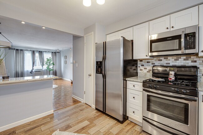 Foto del edificio - 5231 N East River Rd