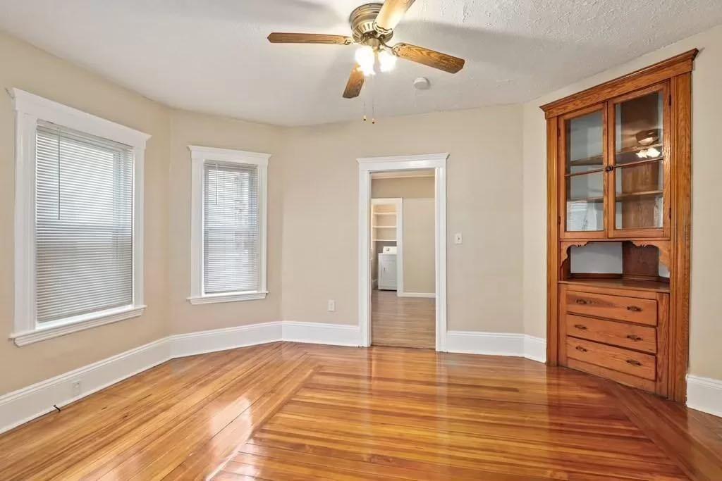 Primary Photo - 186 Sheridan Ave