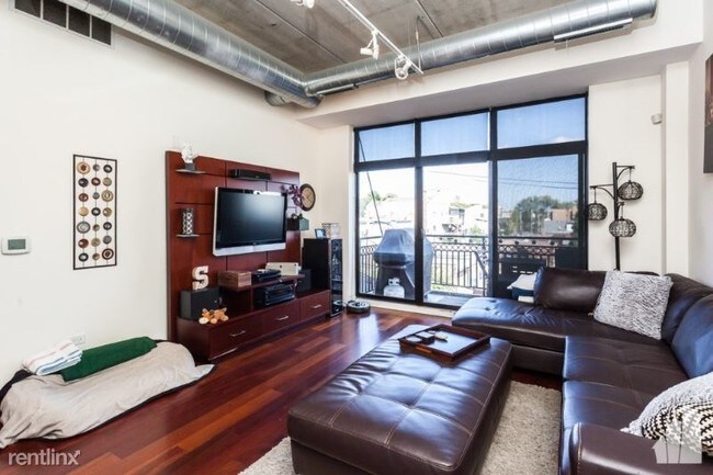 Foto del edificio - 3235 N Ashland Ave