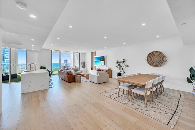 Foto del edificio - 3330 NE 190th St