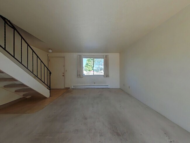 Foto del edificio - 2 Bedroom Townhouse ~ Centrally Located
