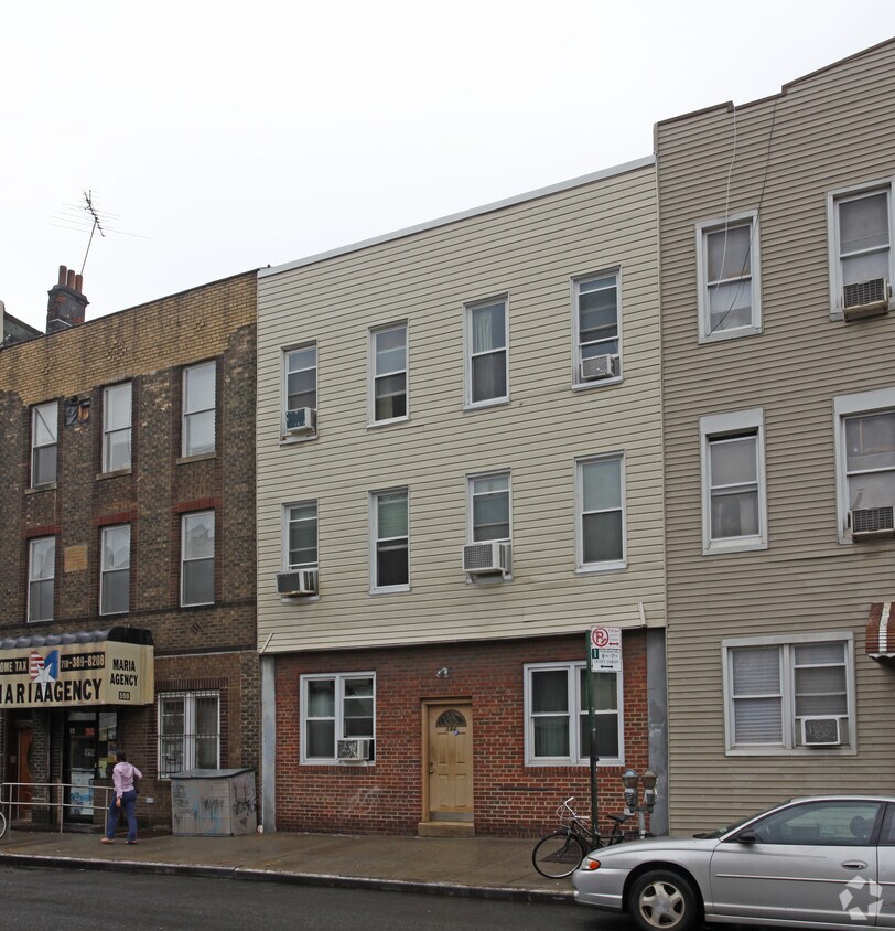 586 Manhattan Ave, Brooklyn, NY 11222 586 Manhattan Ave Brooklyn, NY