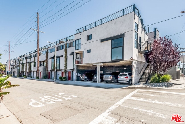 Foto del edificio - 1113 Electric Ave