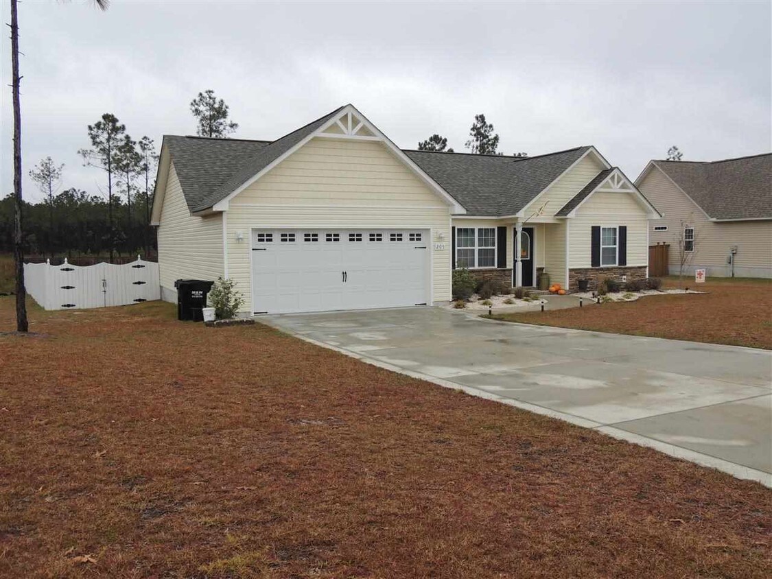 205 Lockwood Ct, Hubert, NC 28539 House Rental in Hubert, NC