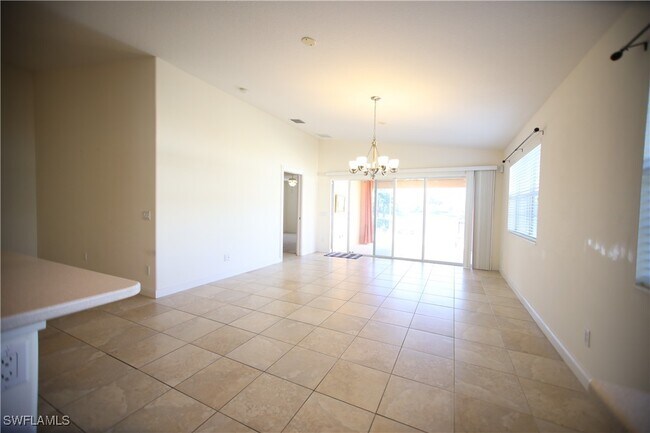 Foto del edificio - 7558 Rozzini Ln