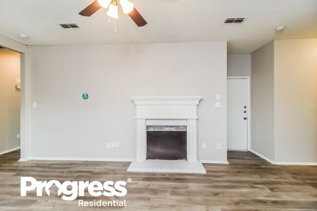 Building Photo - 4824 Marina Del Rd