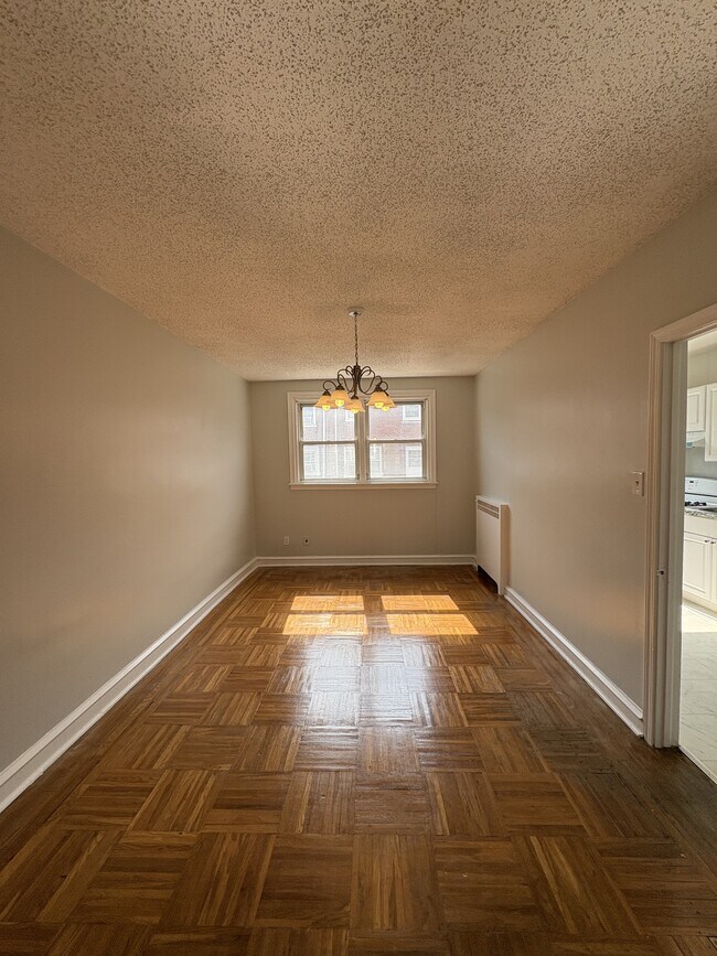 Building Photo - 7608 Rugby St
