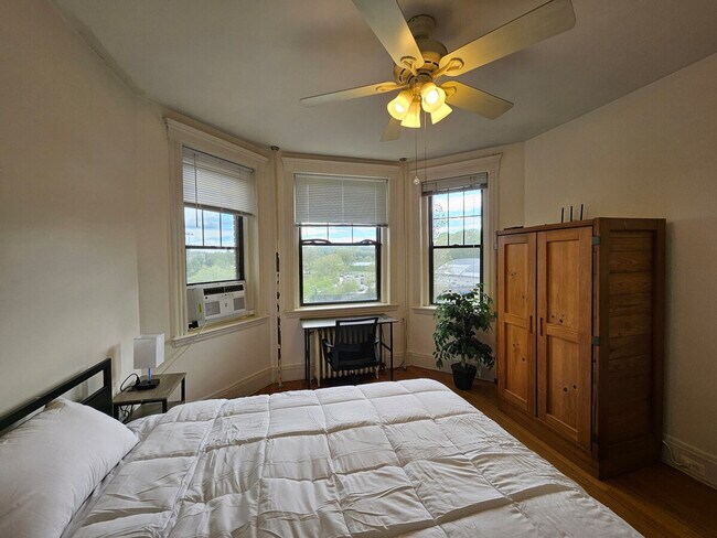 Foto del edificio - 355 Chestnut Hill Ave