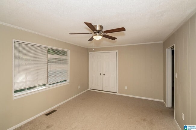 Foto del edificio - 436 15th Ln NW