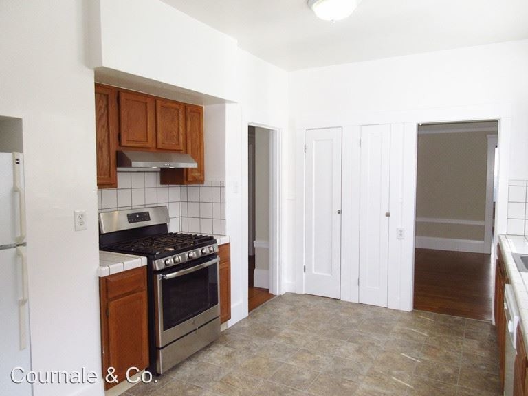 Primary Photo - 2386-2390 Lombard St