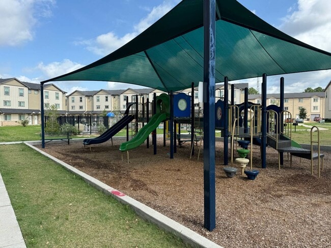 Foto del edificio - 12603 Telge Rd