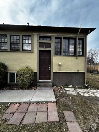 Building Photo - 2825 W Stewart Ave