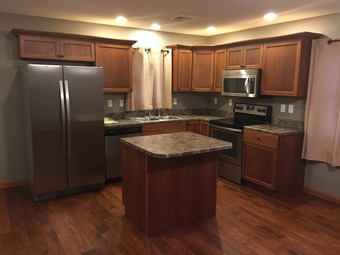 Foto principal - 507 E Adams St