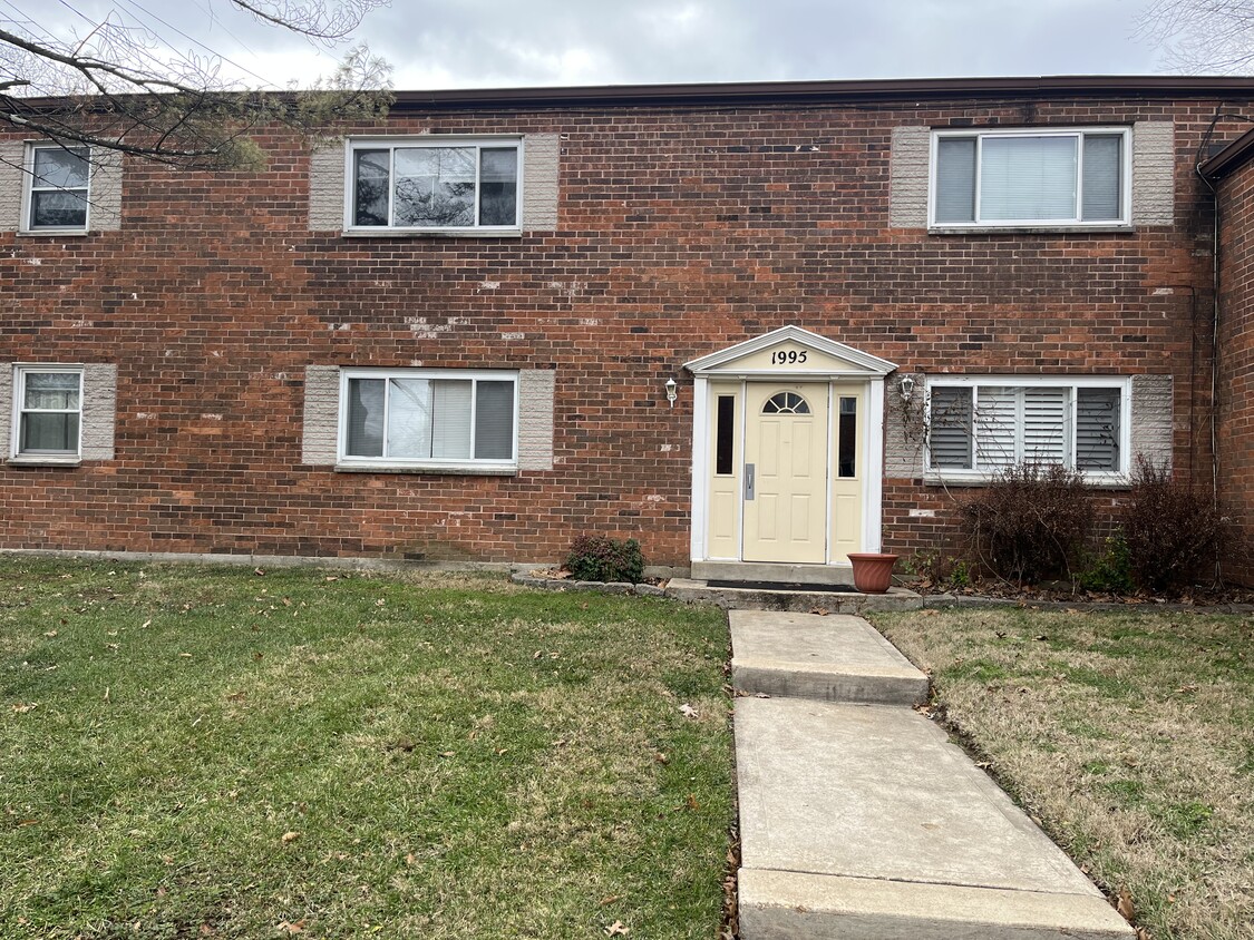 Building front view - 1995 Lemay Ferry Rd